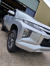 Load image into Gallery viewer, Mitsubishi Triton MR Series Dual Cab (pair)